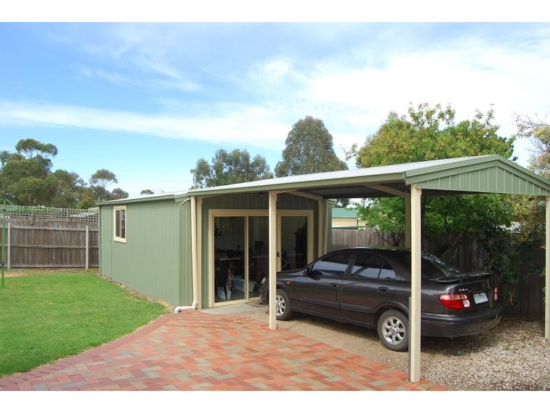 25 Mist Street, Lakes Entrance VIC 3909