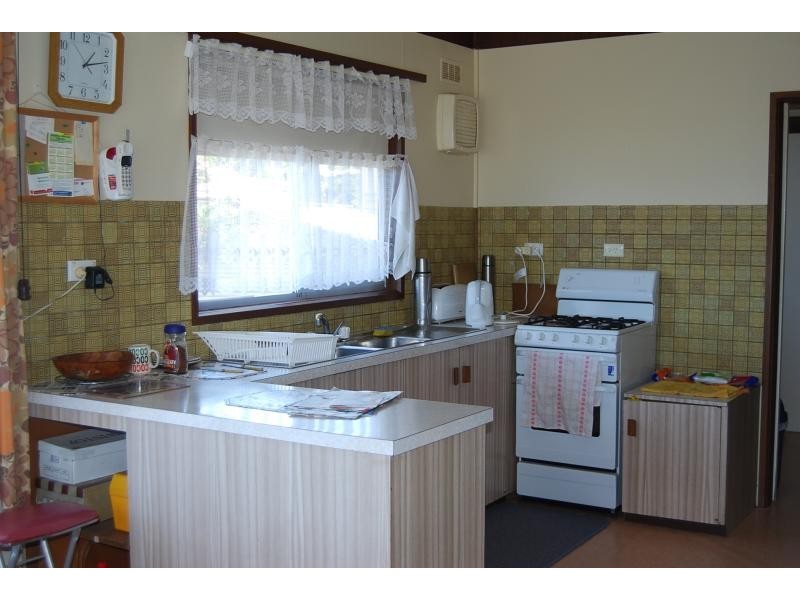 14 Lakeview Drive, Lakes Entrance VIC 3909