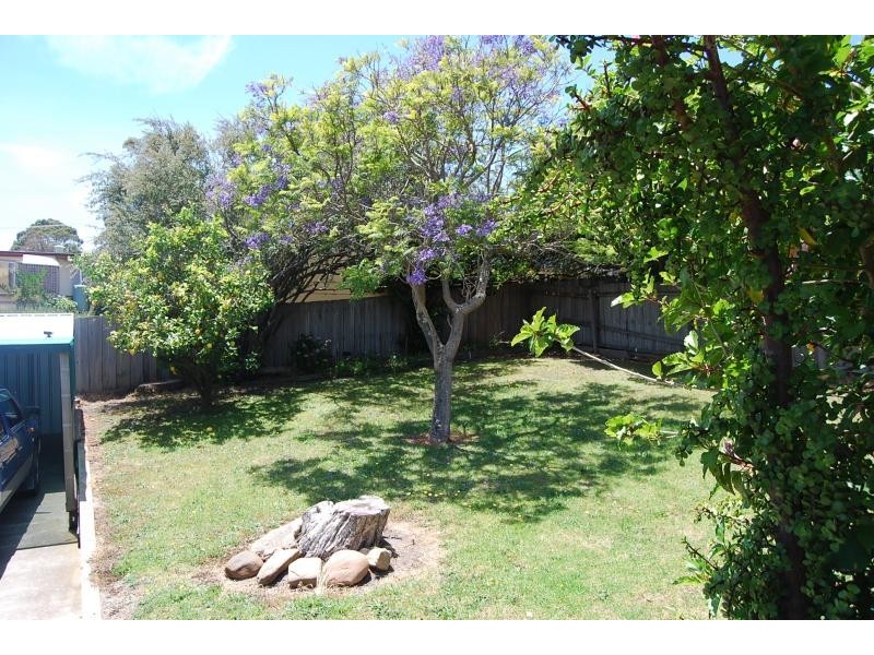 14 Lakeview Drive, Lakes Entrance VIC 3909