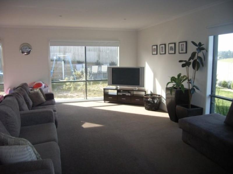 4 Kinkuna Court, Lakes Entrance VIC 3909