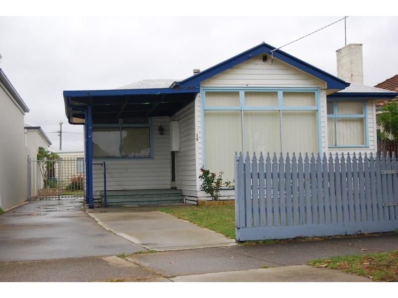 18 Hunter Street, Lakes Entrance VIC 3909