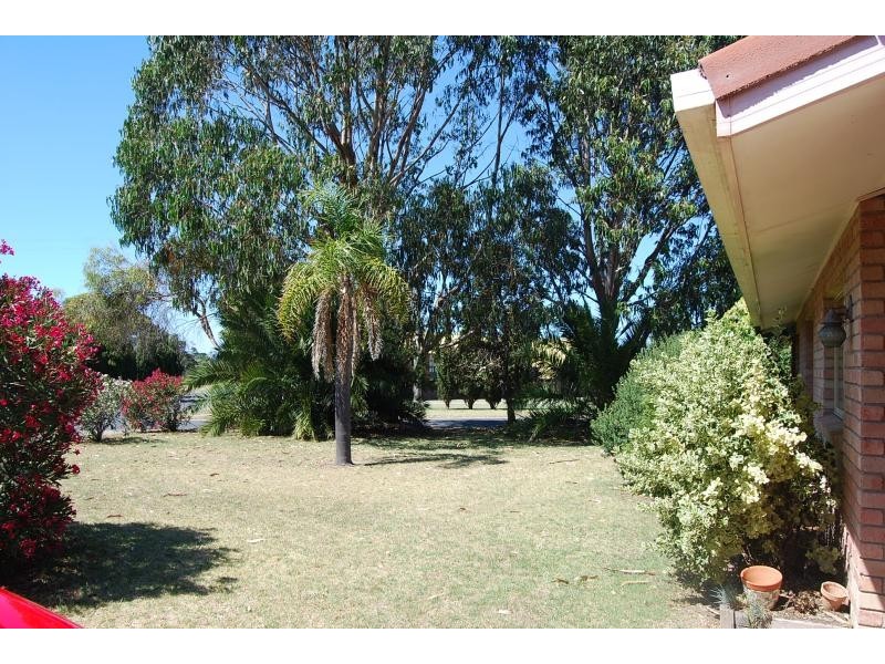 Unit 1/41 Golf Links Road, Lakes Entrance VIC 3909