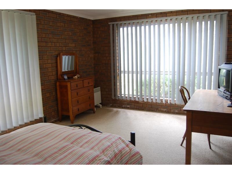 19 Campbell Grove, Lakes Entrance VIC 3909