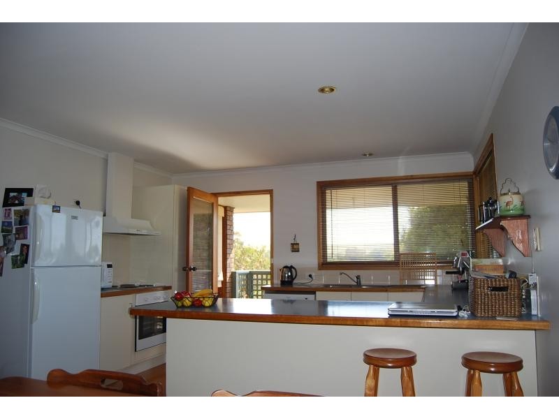 19 Campbell Grove, Lakes Entrance VIC 3909