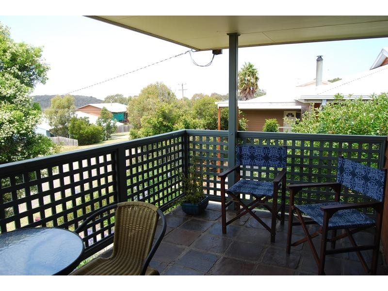 19 Campbell Grove, Lakes Entrance VIC 3909