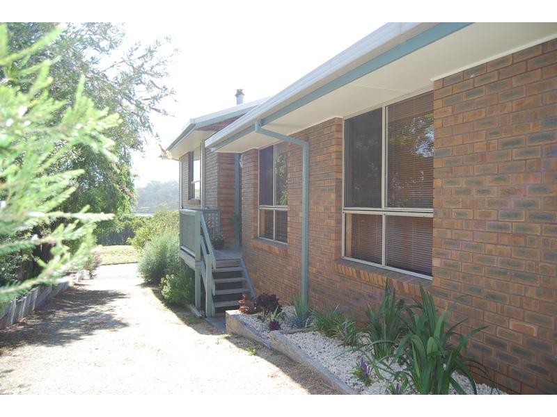 19 Campbell Grove, Lakes Entrance VIC 3909