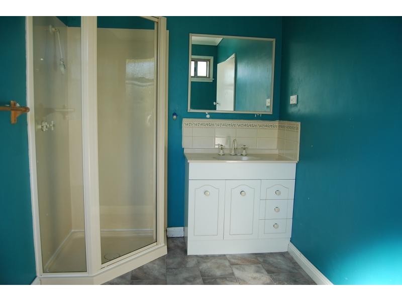 15 Phillips Street, Lakes Entrance VIC 3909