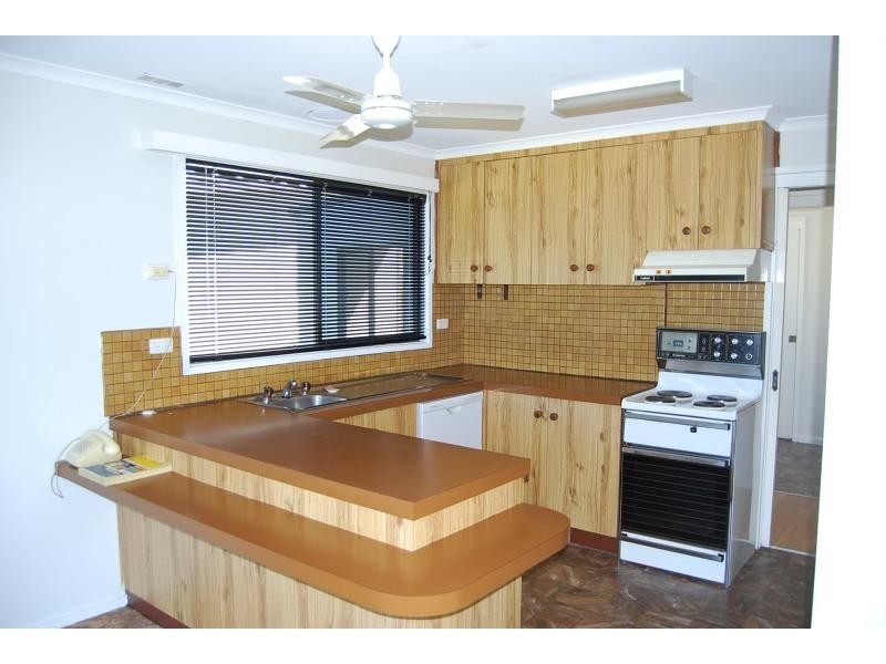 50 Hazel Road, Lakes Entrance VIC 3909