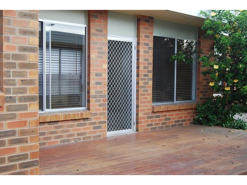 Unit 5/16 Heatherlea Grove, Lakes Entrance VIC 3909