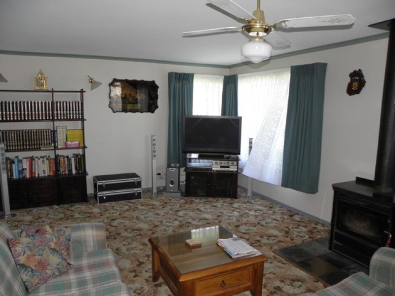 12 Foam Street, Lakes Entrance VIC 3909