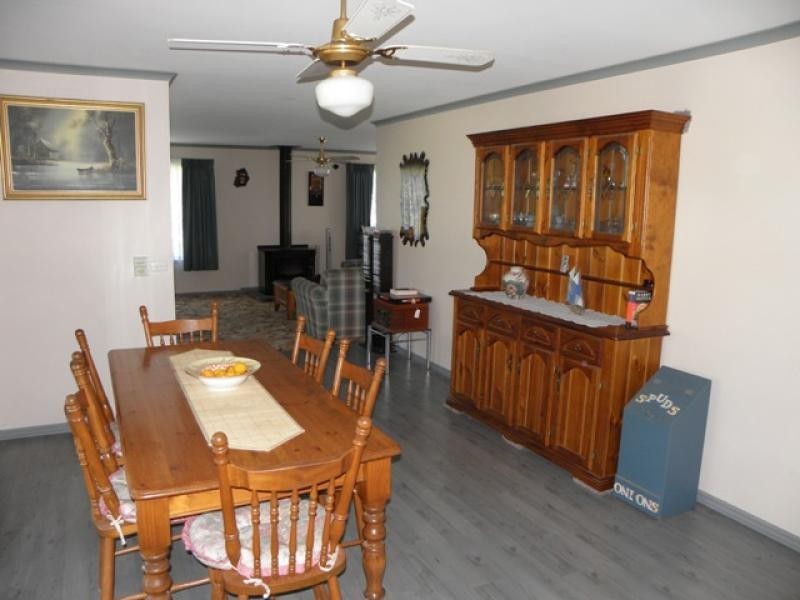 12 Foam Street, Lakes Entrance VIC 3909