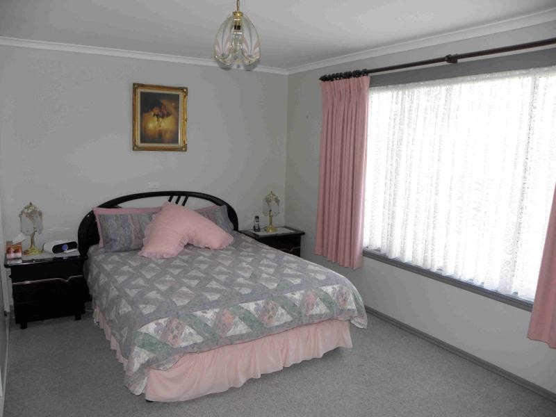 12 Foam Street, Lakes Entrance VIC 3909