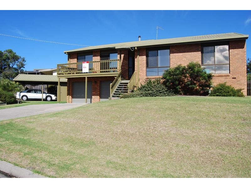 69 Lakeside Drive, Lake Tyers Beach VIC 3909