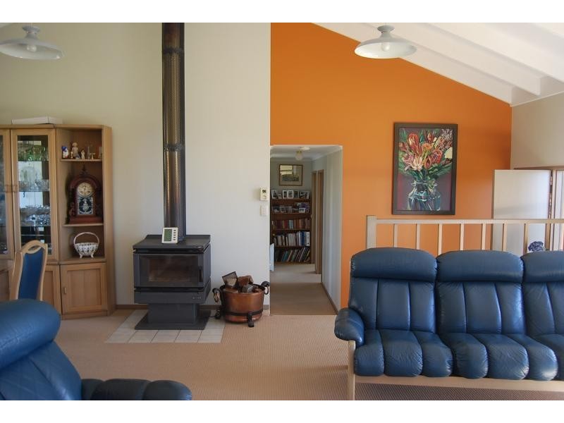 69 Lakeside Drive, Lake Tyers Beach VIC 3909