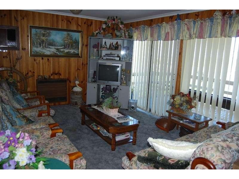 1 Clara Street, Lakes Entrance VIC 3909