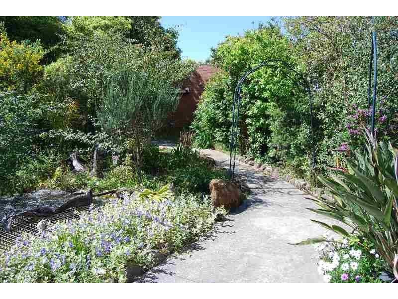 1 Clara Street, Lakes Entrance VIC 3909