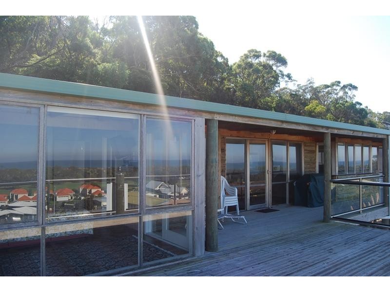 4 Moorabinda Court, Lakes Entrance VIC 3909