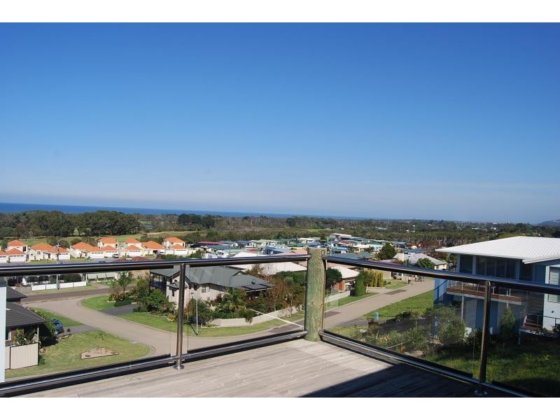 4 Moorabinda Court, Lakes Entrance VIC 3909