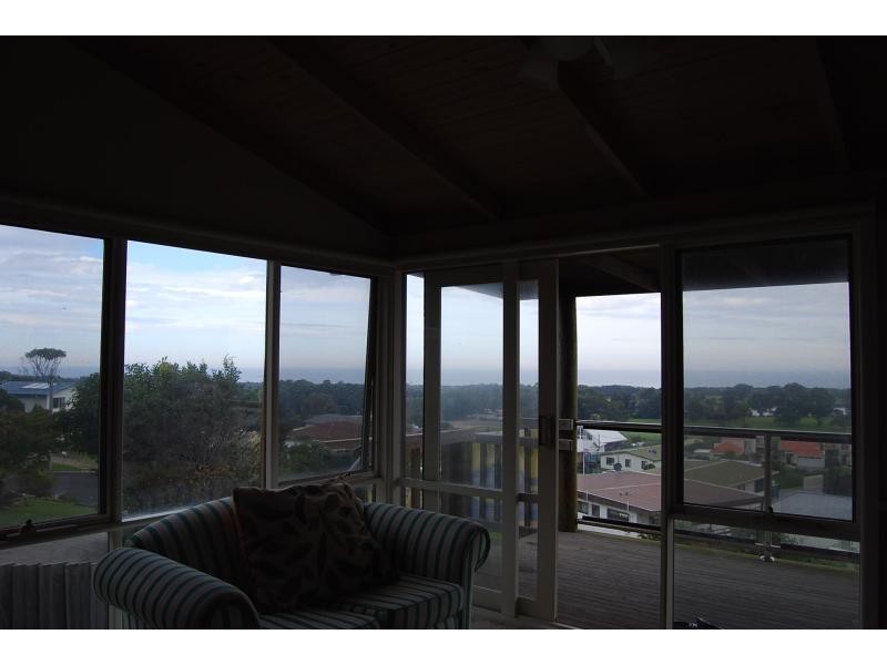 4 Moorabinda Court, Lakes Entrance VIC 3909