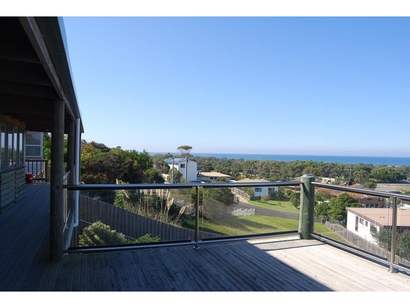 4 Moorabinda Court, Lakes Entrance VIC 3909