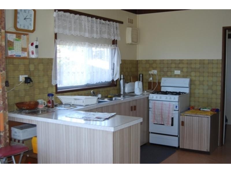 14 Lakeview Drive, Lakes Entrance VIC 3909