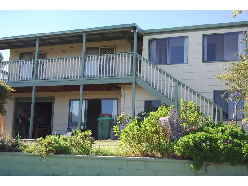 16 Nautilus Way, Lakes Entrance VIC 3909