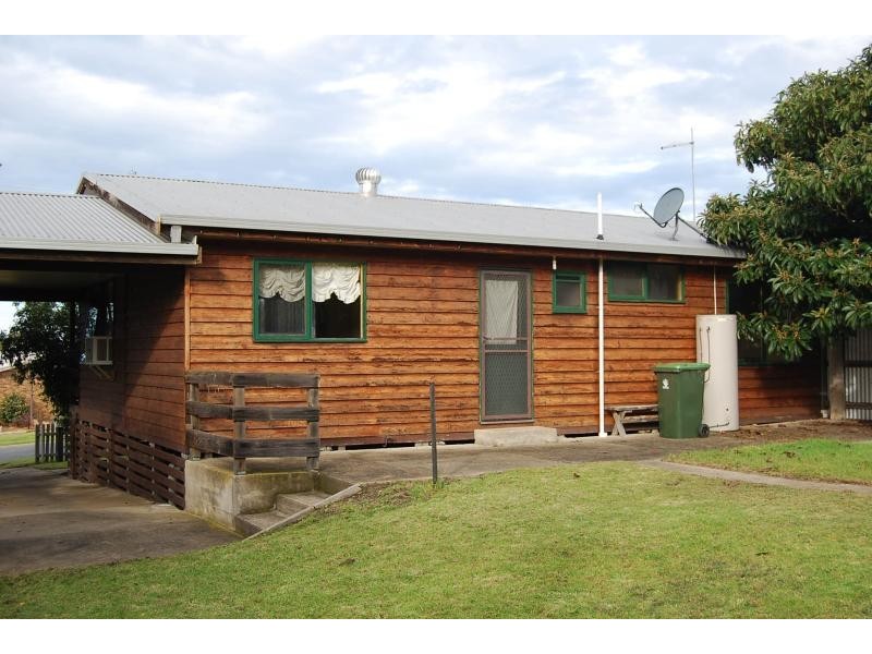 9 Reeves Street, Lakes Entrance VIC 3909