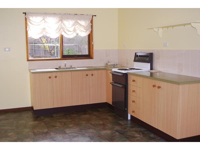 9 Reeves Street, Lakes Entrance VIC 3909
