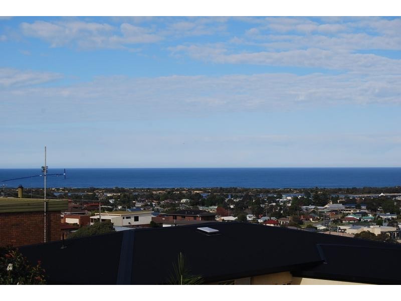 26 Abalone Avenue, Lakes Entrance VIC 3909