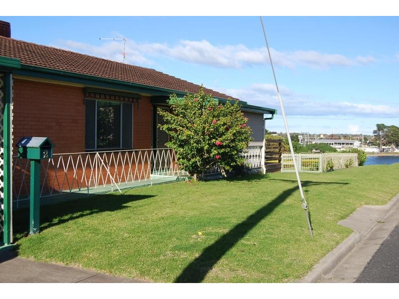 2 John Street, Lakes Entrance VIC 3909