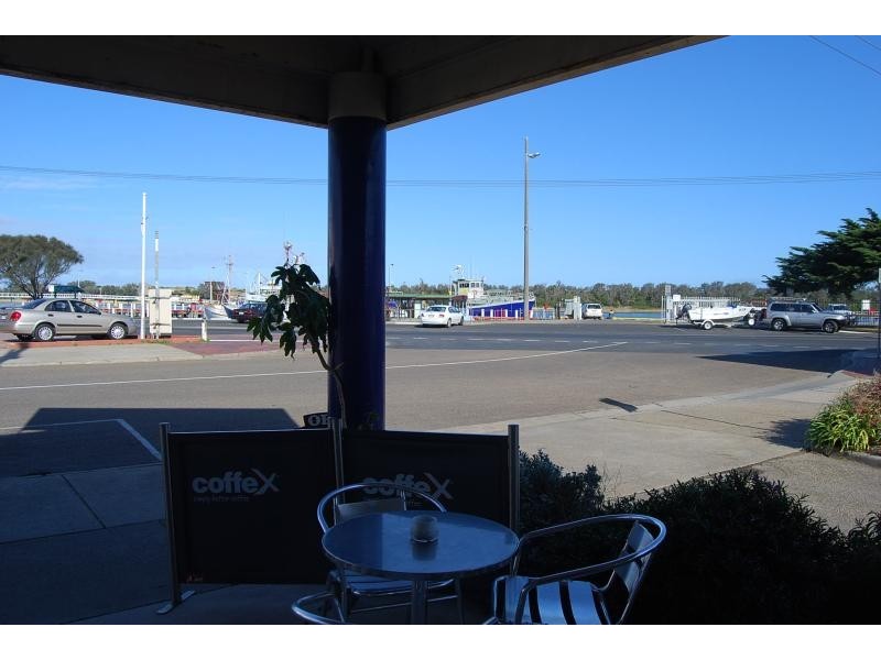 3 Carpenter Street, Lakes Entrance VIC 3909