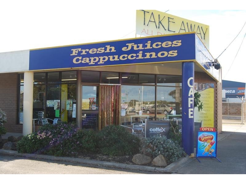 3 Carpenter Street, Lakes Entrance VIC 3909