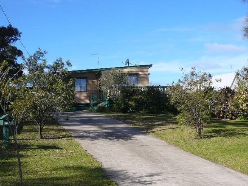 4 Points Road South, Lakes Entrance VIC 3909
