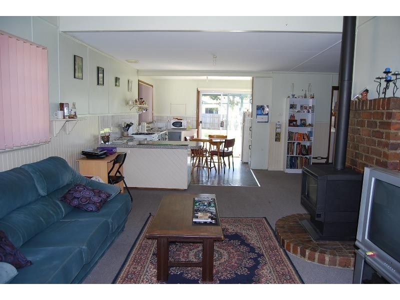 3 Willis Street, Lakes Entrance VIC 3909