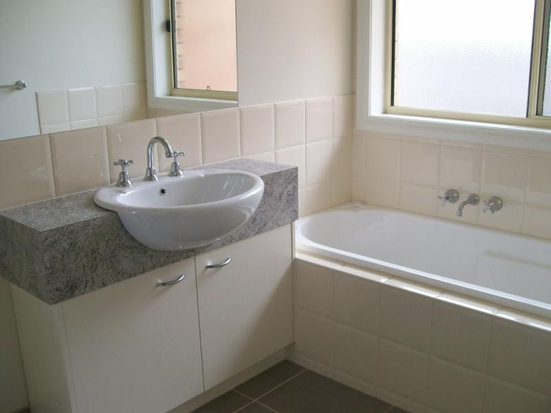 Unit 2/4 Broome Street, Lakes Entrance VIC 3909