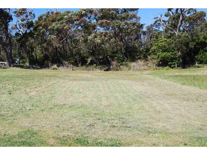 26 Warfe Drive, Lake Tyers Beach VIC 3909
