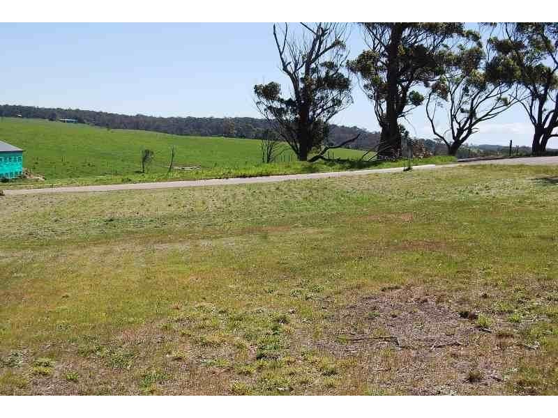 26 Warfe Drive, Lake Tyers Beach VIC 3909