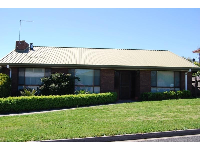 19 Periwinkle Drive, Lakes Entrance VIC 3909