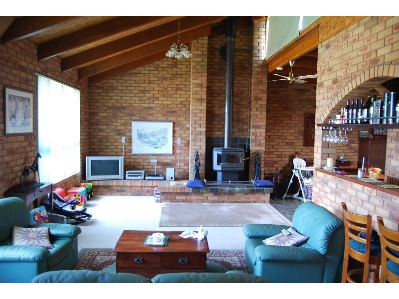 19 Periwinkle Drive, Lakes Entrance VIC 3909