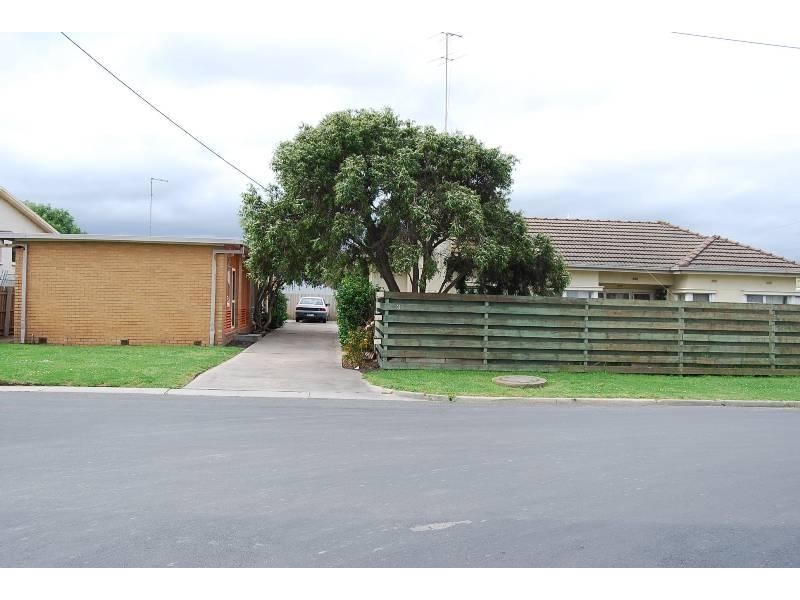 11 Staunton Street, Lakes Entrance VIC 3909