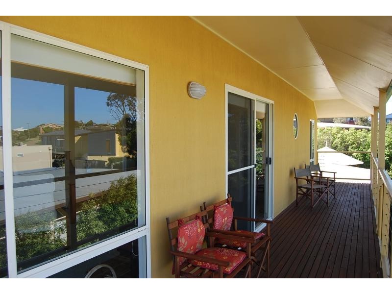 19 Cross Street, Lake Tyers Beach VIC 3909