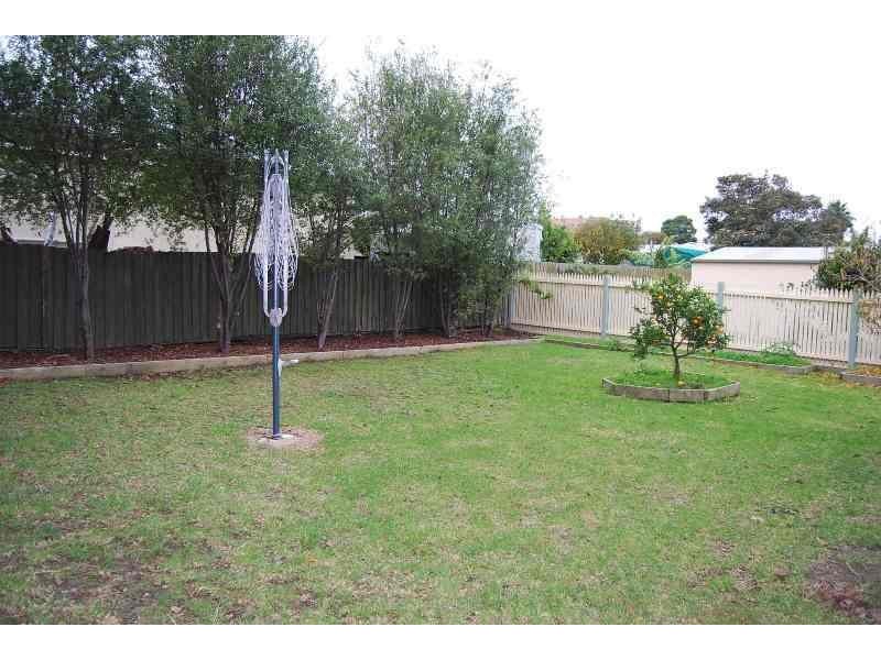 143 Golf Links Road, Lakes Entrance VIC 3909