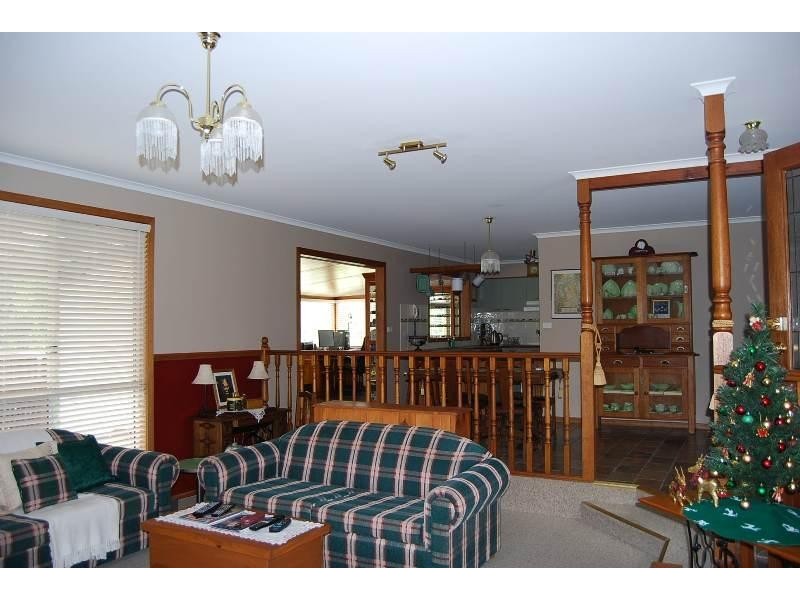 155 Hunters Lane, Lakes Entrance VIC 3909