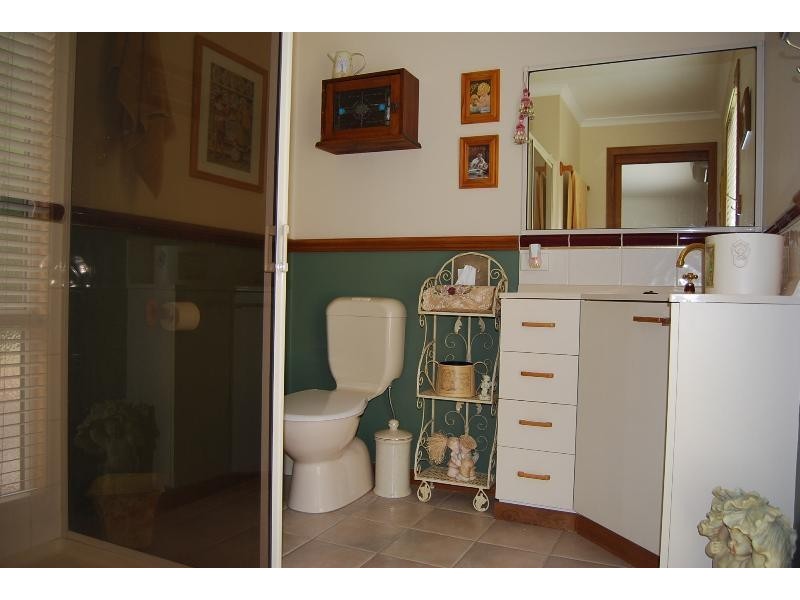 155 Hunters Lane, Lakes Entrance VIC 3909