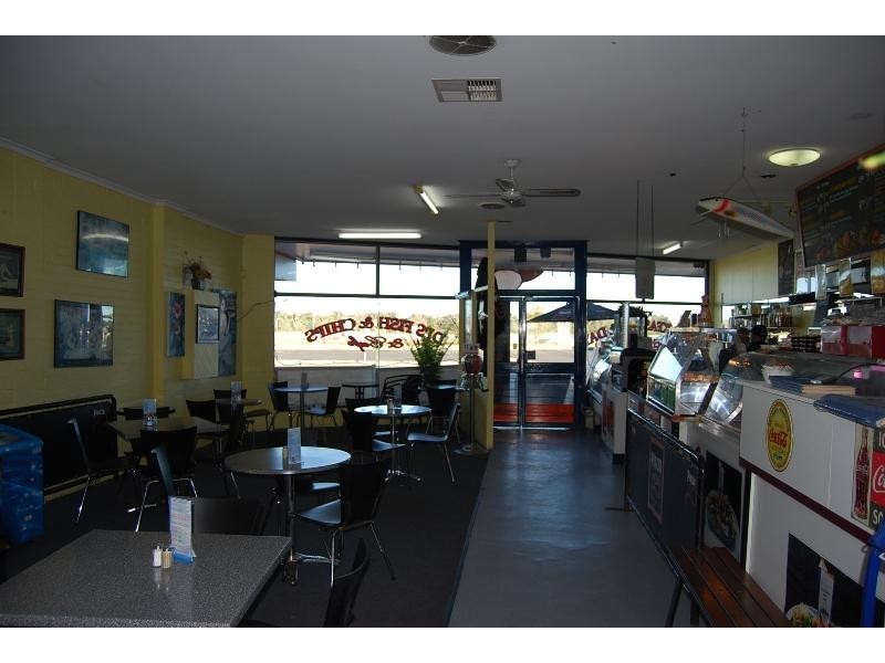 581 Esplanade, Lakes Entrance VIC 3909