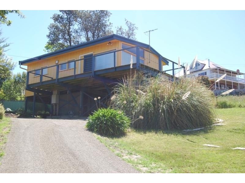 5 Outlook Avenue, Lakes Entrance VIC 3909