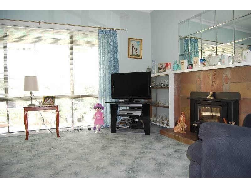 66 Carpenter Street, Lakes Entrance VIC 3909