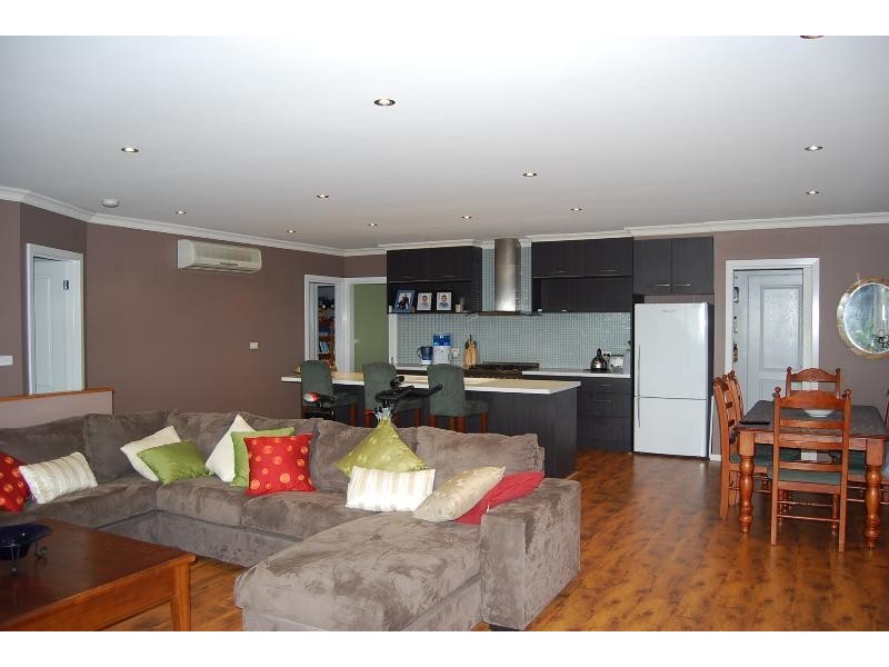 29 Ozone Crescent, Lakes Entrance VIC 3909