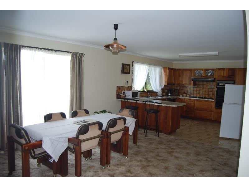 34 Lakeview Drive, Lakes Entrance VIC 3909