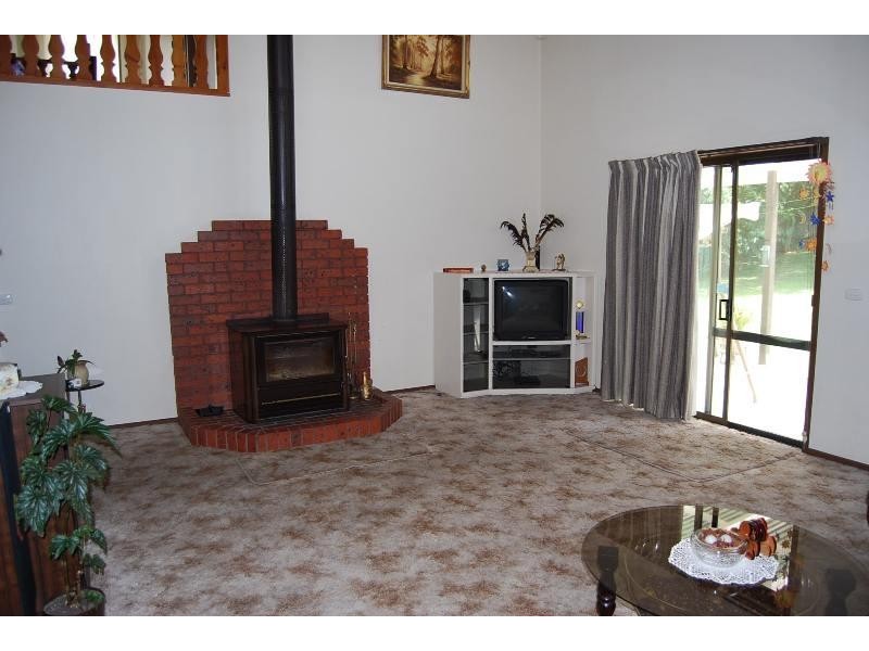 34 Lakeview Drive, Lakes Entrance VIC 3909